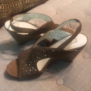 ANNE KLEIN Tan wedge heel sandals 7.5